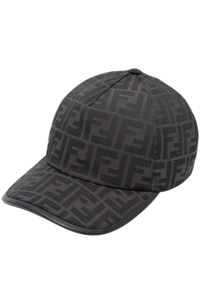 Casquette FENDI Produit expédié uniquement avec d'autres articles.