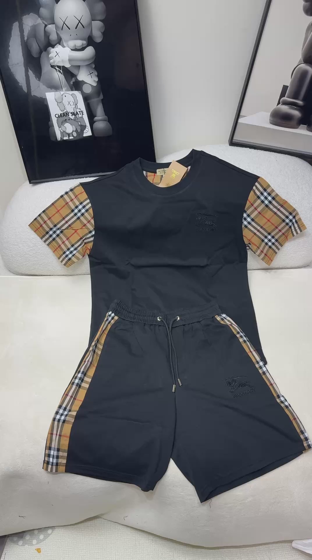 Ensemble Coordonné T-Shirt et Short Burberry – Noir et Motif Check Iconique